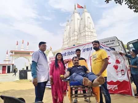 कालीपीठ मंदिर परिसर में लगे कैंप में 21 लोगों ने किया रक्तदान