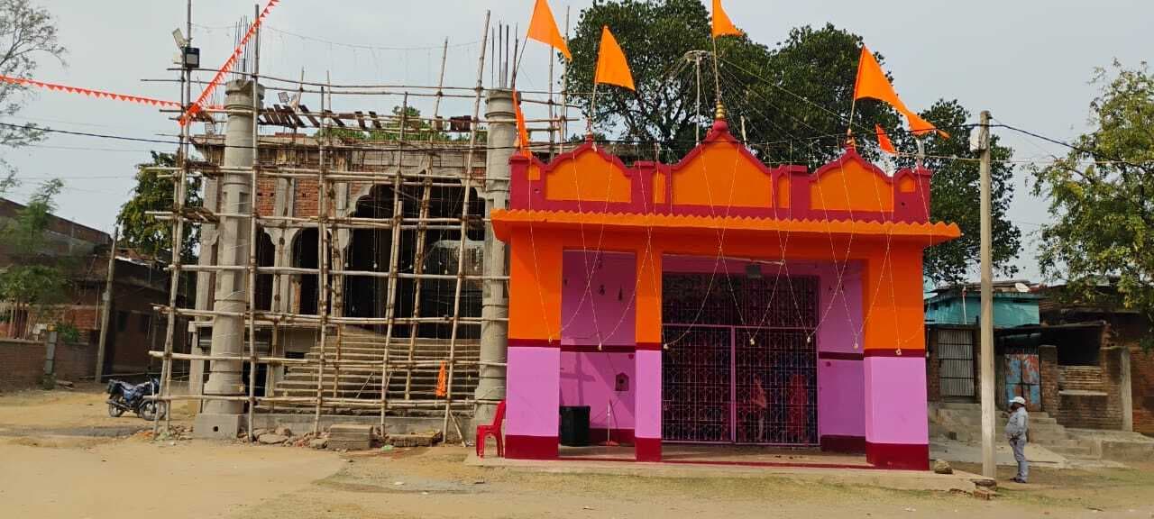 Giridih News :मंझलाडीह में 55 वर्षों से हो रही वासंतिक दुर्गा पूजा