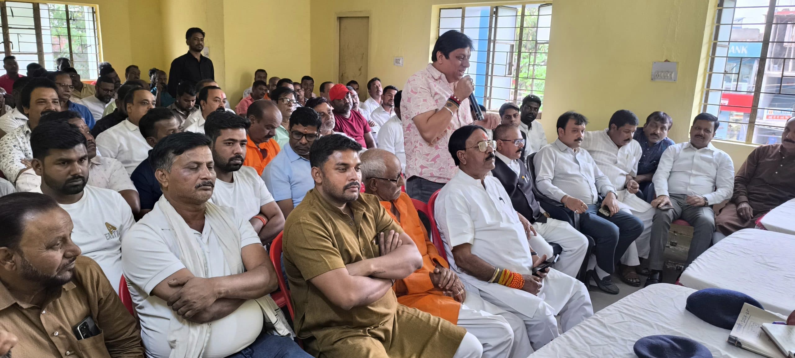 Giridih News: श्रीरामनवमी पर्व को लेकर नगर थाना में शांति समिति की बैठक