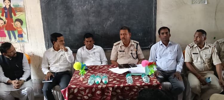 Bokaro News : त्योहार में खलल डालने वालों पर होगी कानून कार्रवाई : एसडीएम