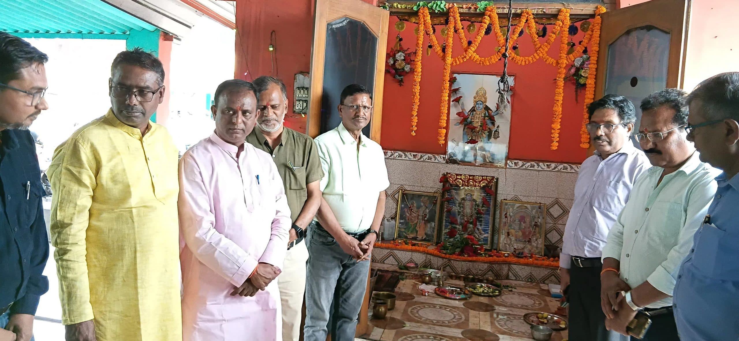 Bokaro News : ढोरी एरिया के उत्पादन लक्ष्य पूरा करने पर अमलो में की गयी मां काली की पूजा