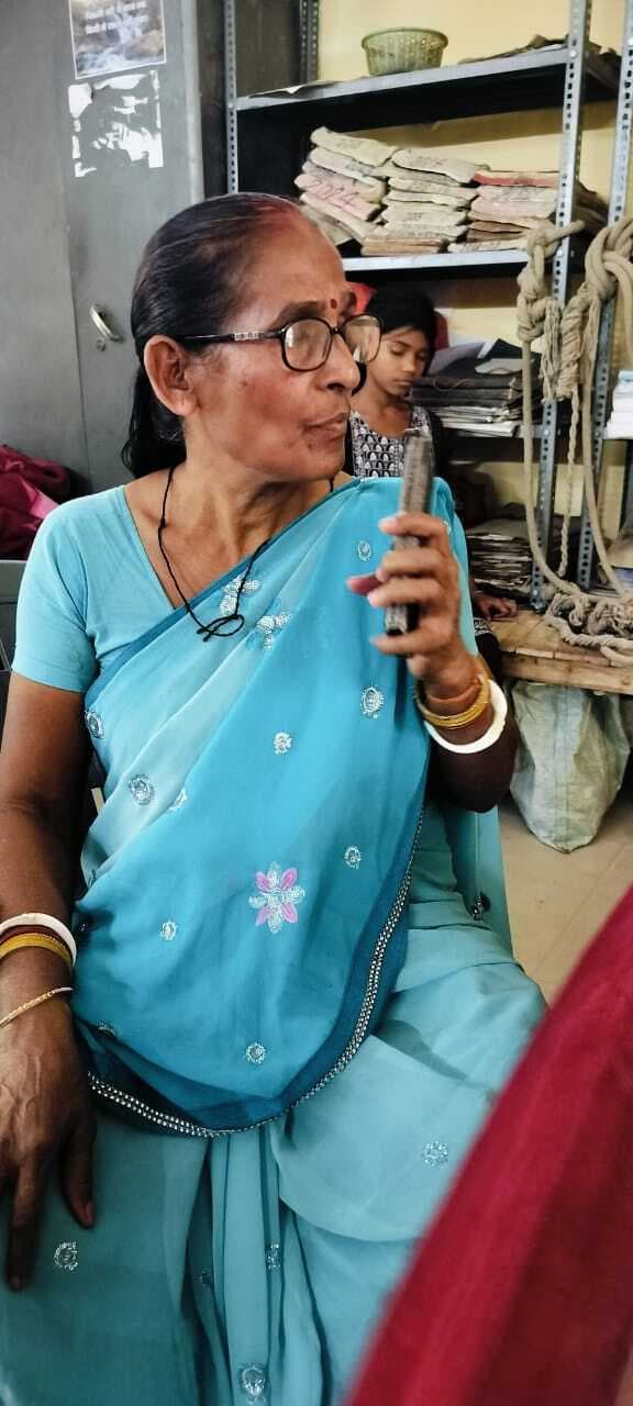 नियोजन विभाग की महिला क्लर्क से दो लाख के गहनों की ठगी