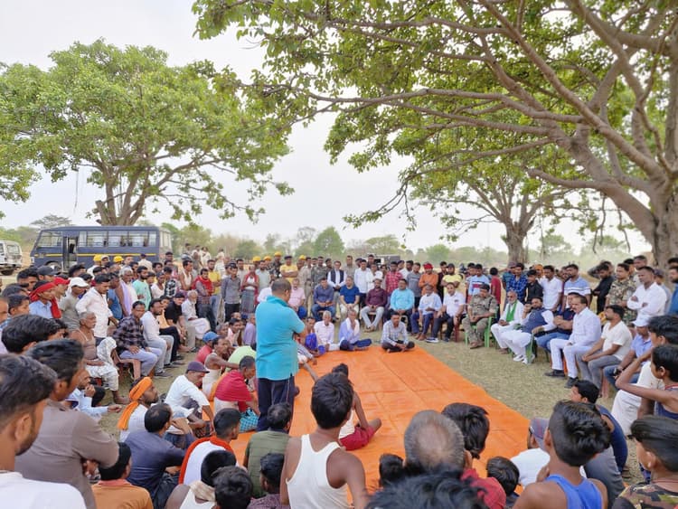 जबरन कटहल तोड़ने के विवाद में दो समुदाय में जमकर मारपीट, 14 लोग घायल