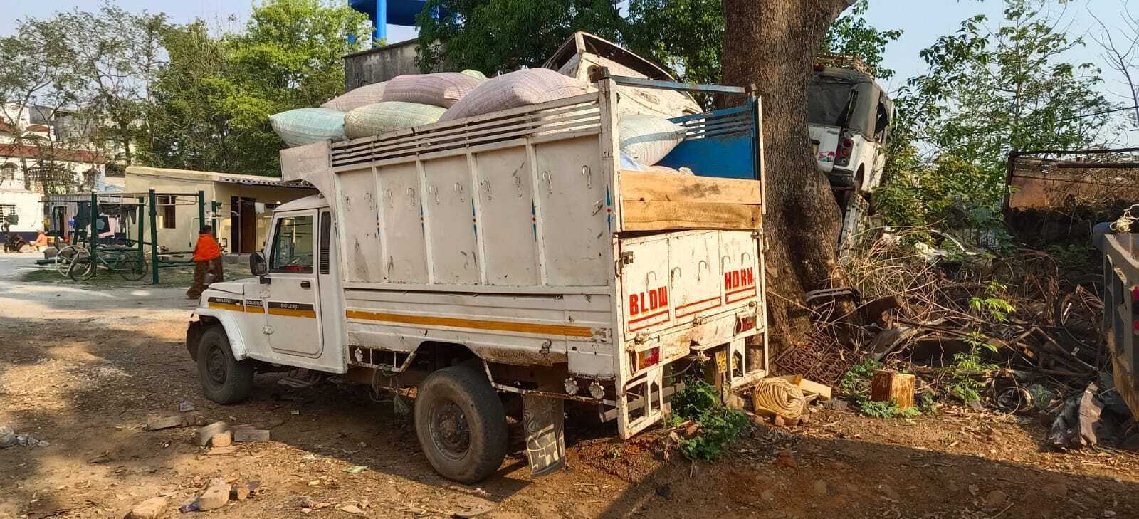 डोडा लदा पिकअप वैन जब्त, चालक फरार