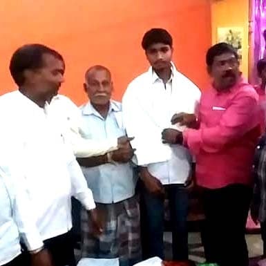 मैट्रिक परीक्षा के चतुर्थ जिला टॉपर को भाजपा ने किया सम्मानित