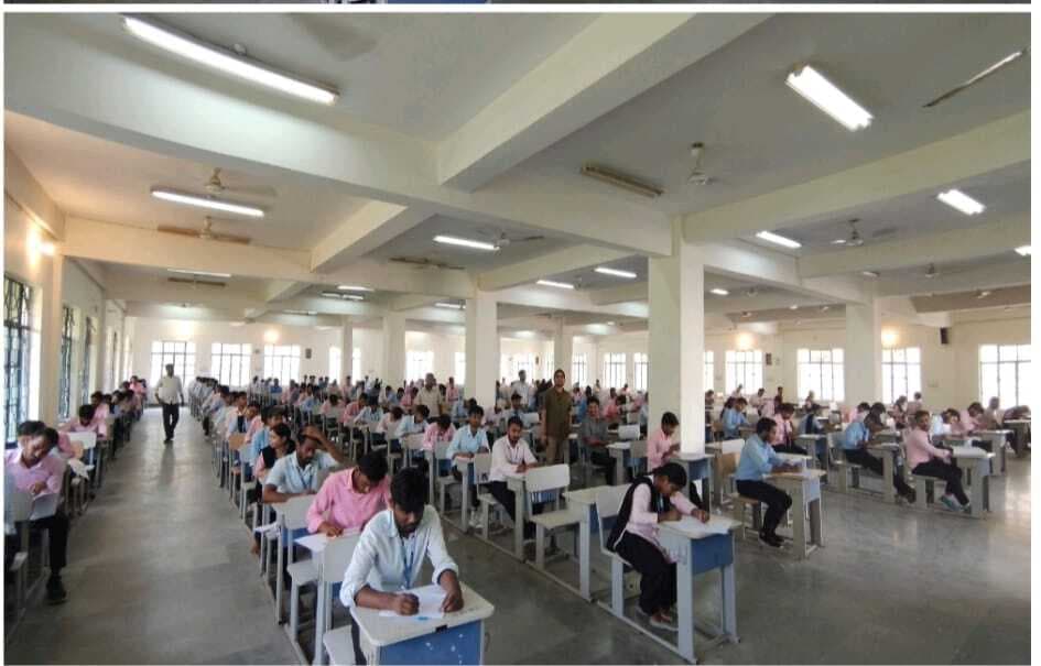 शांतिपूर्ण व कदाचारमुक्त माहौल में हो रही परीक्षा