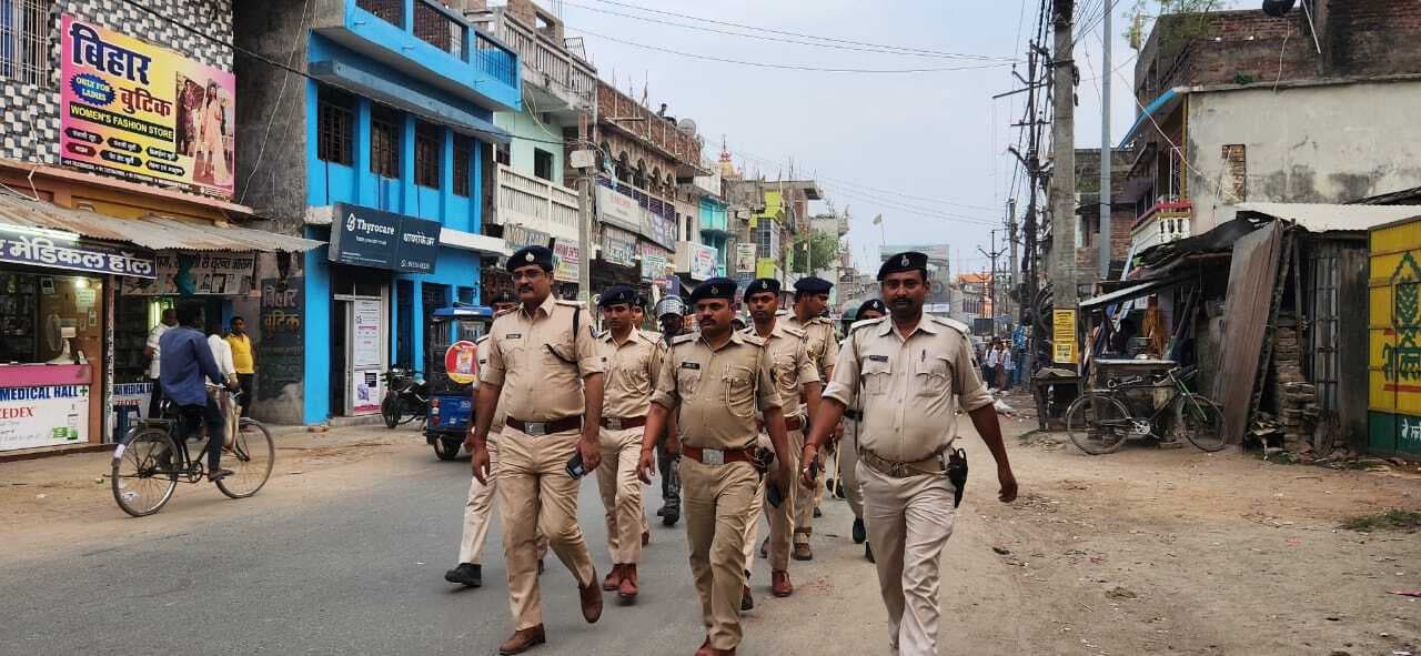 रामनवमी को लेकर पुलिस बल ने किया फ्लैग मार्च