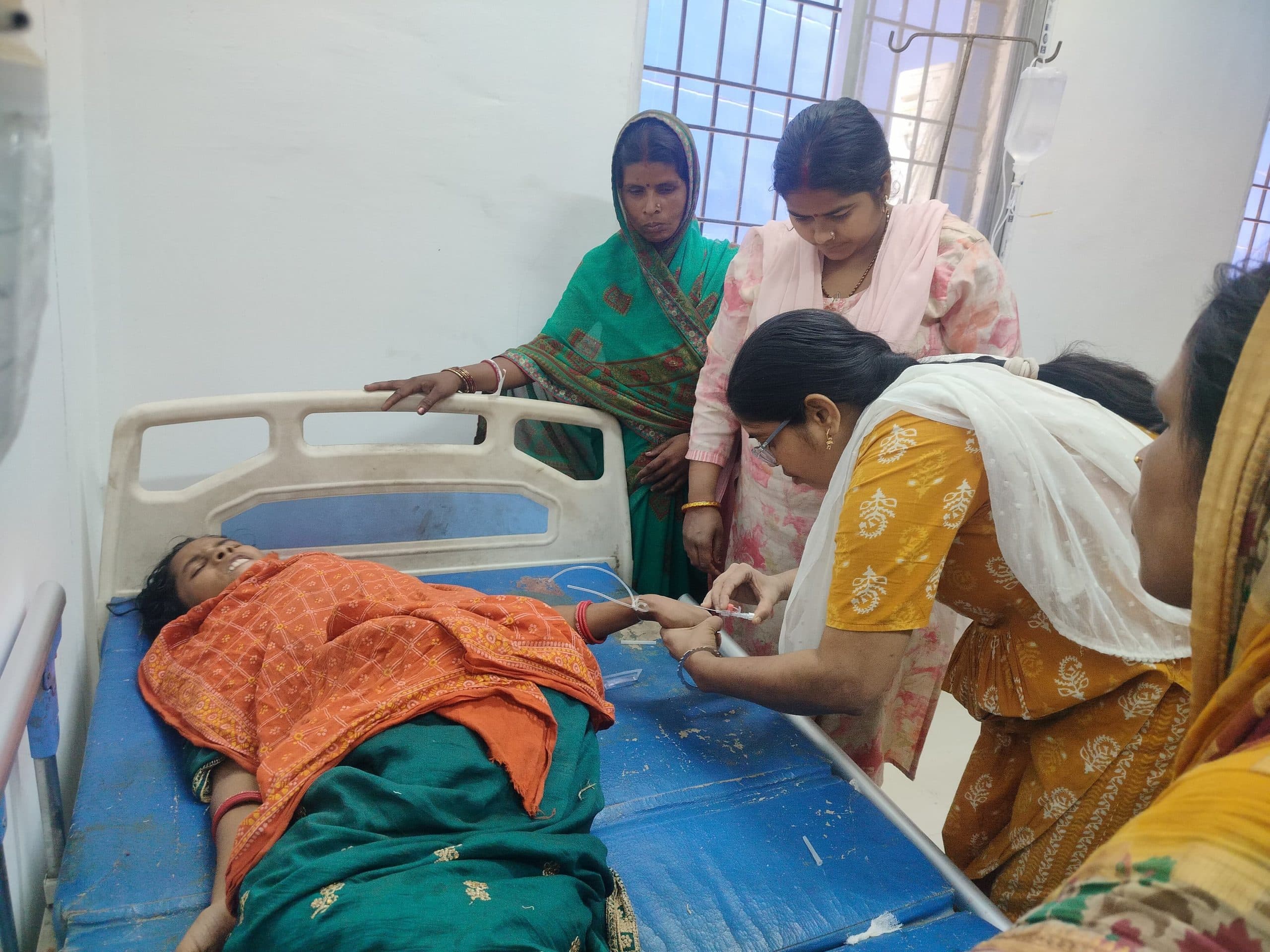 मकई के विवाद में चली गोली, महिला जख्मी