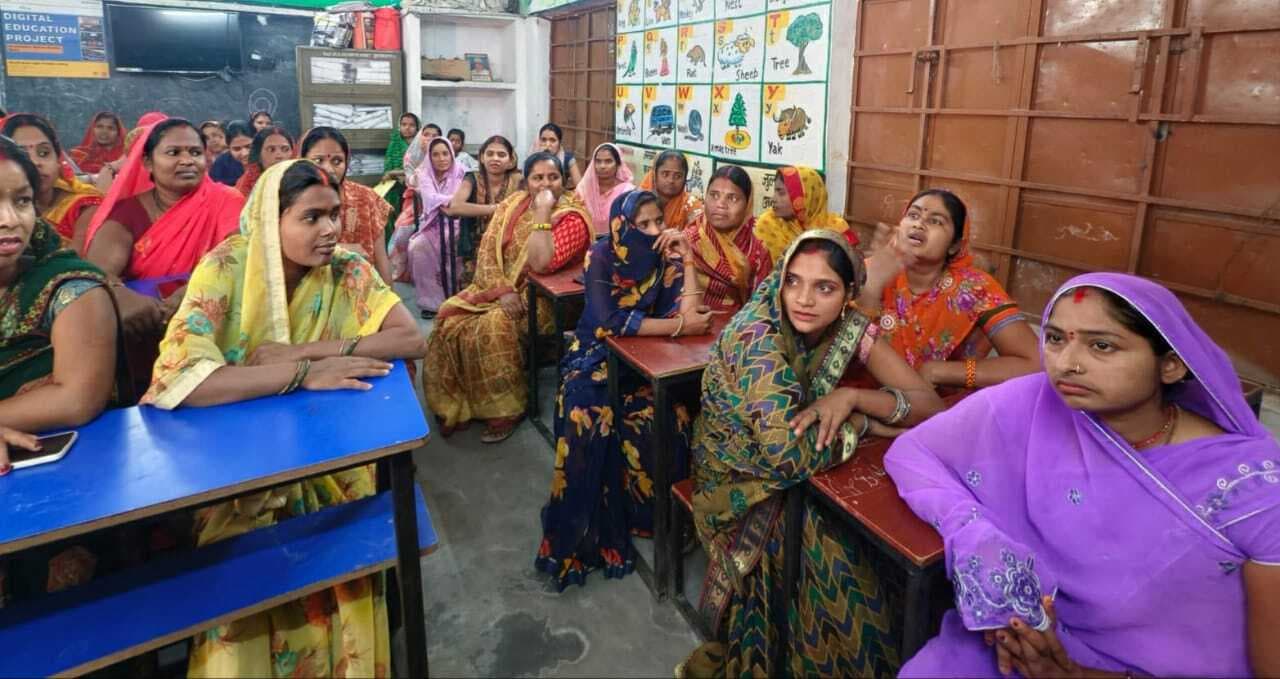 नये सत्र की योजनाओं पर अभिभावकों के साथ चर्चा