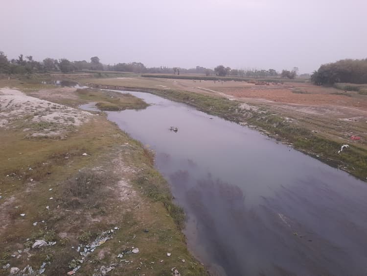 सुरसर नदी अस्तित्व के संकट में, जलस्तर गिरने से किसानों की बढ़ी मुश्किलें