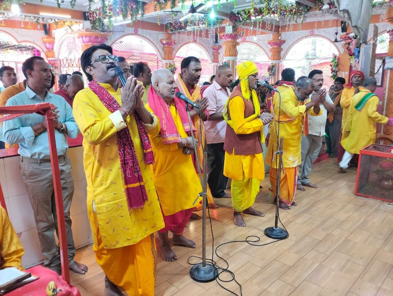 चैत्र नवरात्र में दुर्गा मंदिरों में श्रद्धालुओं की उमड़ रही भीड़