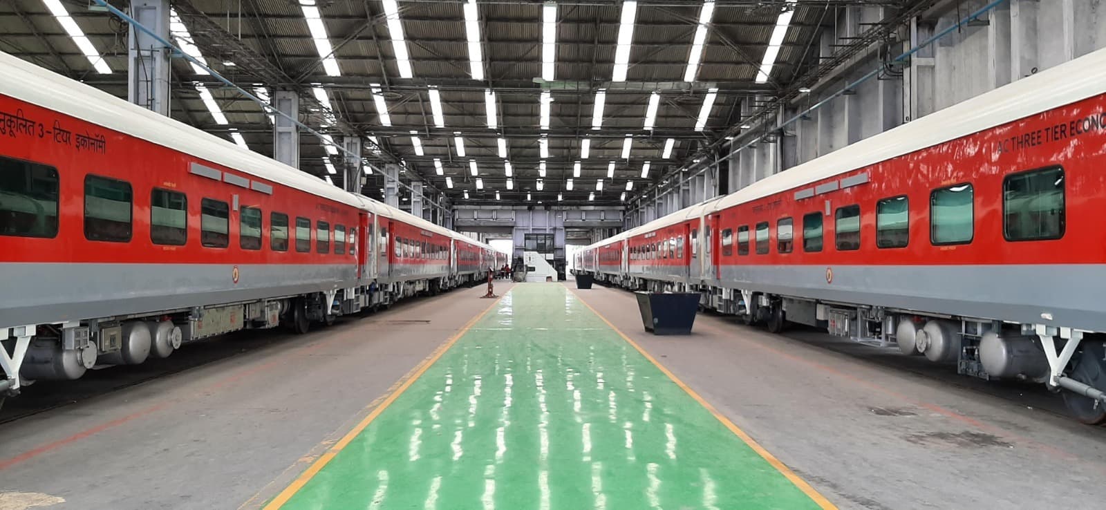 25 जोड़ी ट्रेनों का परिचालन एलएचबी रैक से किया जायेगा