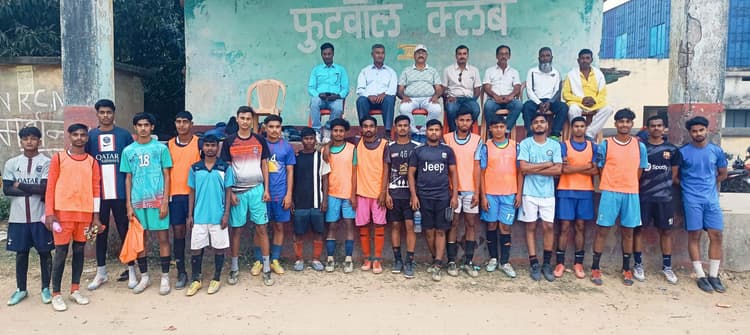 एसएम मोइनुल हक फुटबॉल टूर्नामेंट को लेकर मुंगेर की टीम चयनित