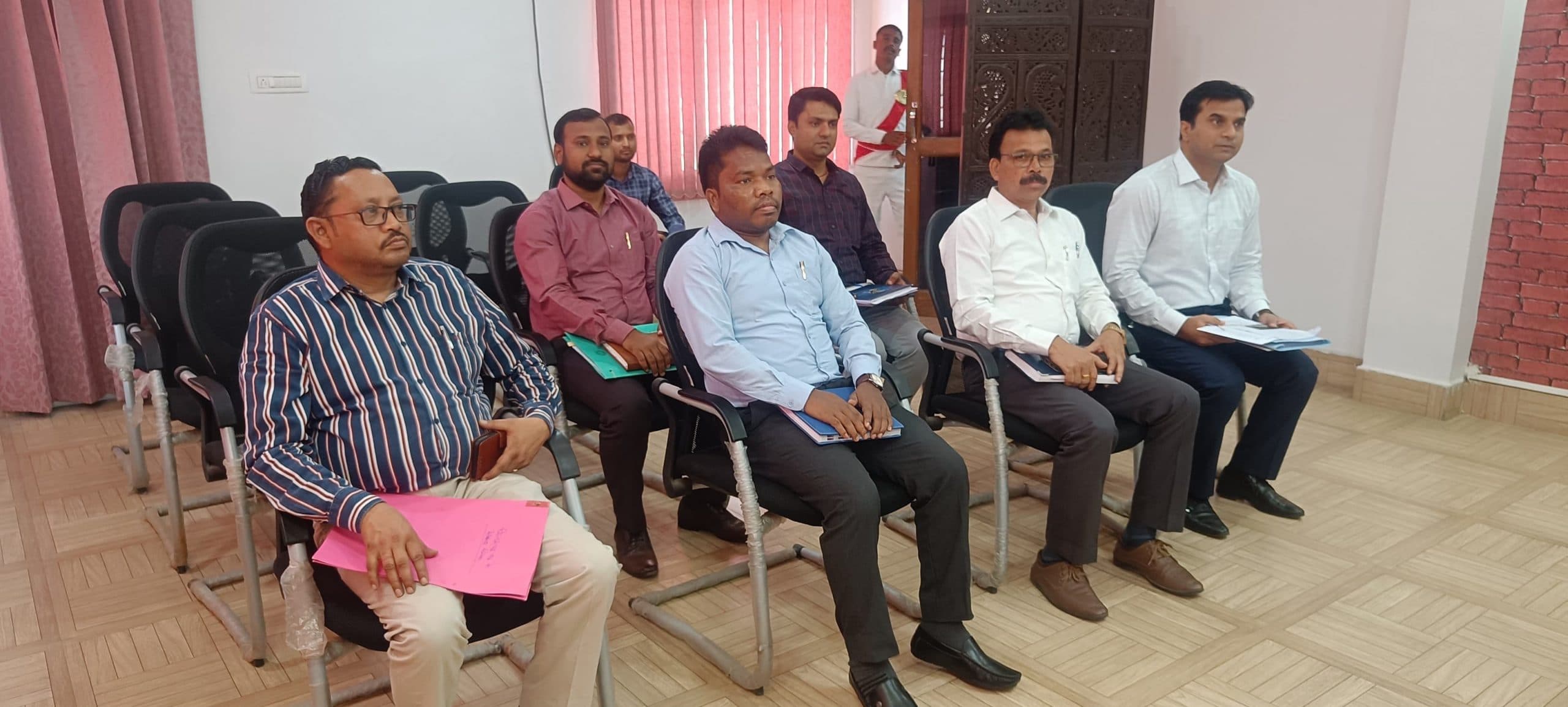 विधि व नीलाम पत्र वादों की हुई समीक्षा, शीघ्र निष्पादन का दिया निर्देश