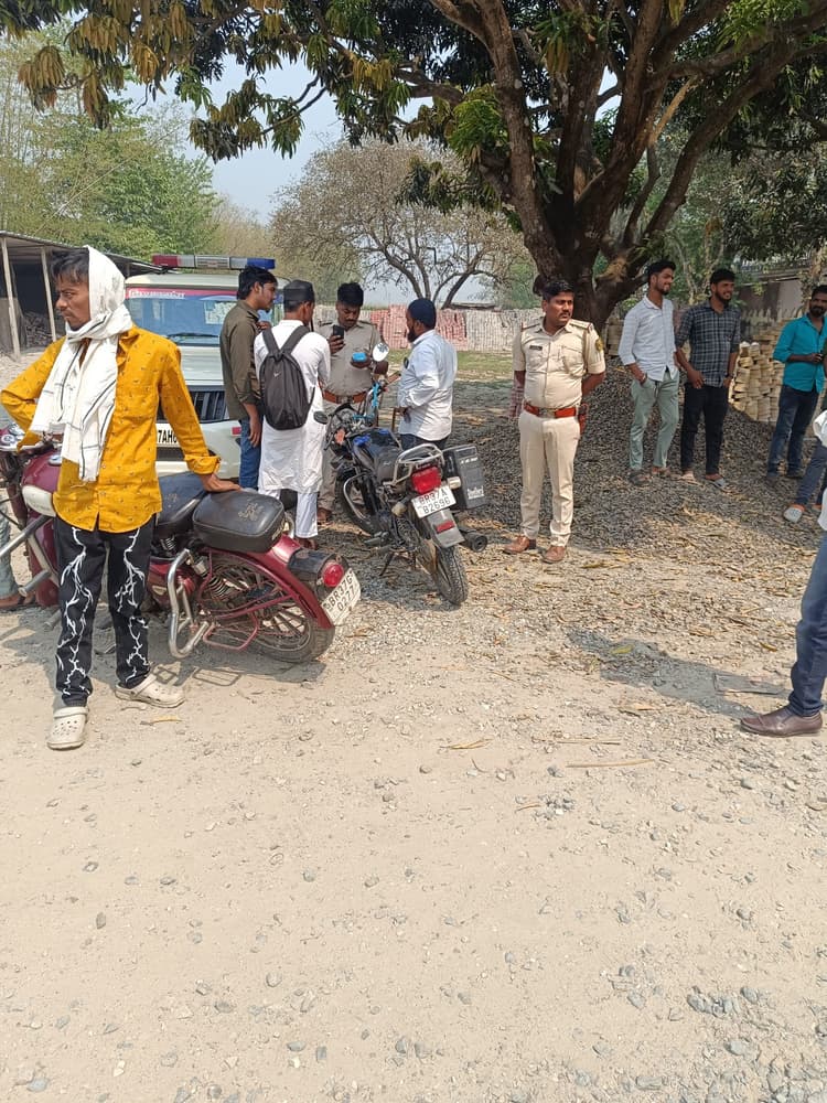 सीमावर्ती क्षेत्र में चलाया गया वाहन चेकिंग अभियान