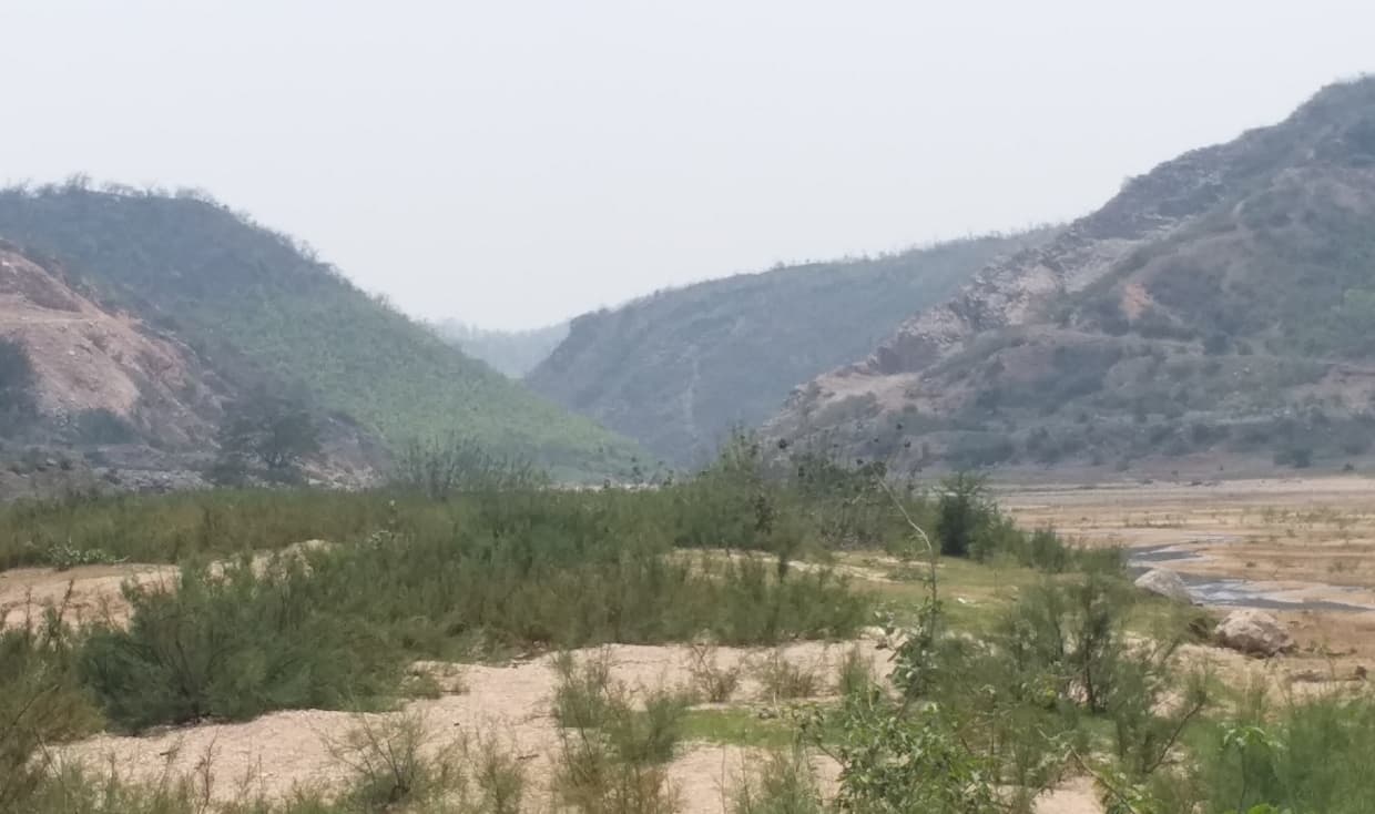 उपमुख्यमंत्री ने किया बरनार जलाशय निर्माण स्थल का हवाई सर्वेक्षण