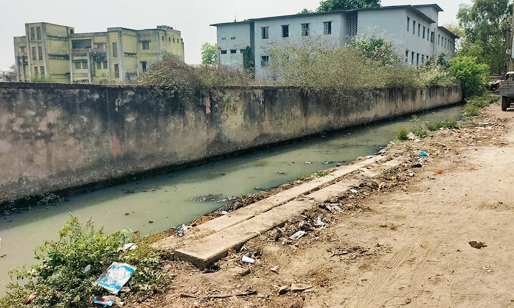 Chhapra News : सारण में जिन इलाकों में नहीं हो रहा डबल डेकर निर्माण, वहां भी जलजमाव व जाम की समस्या बरकरार