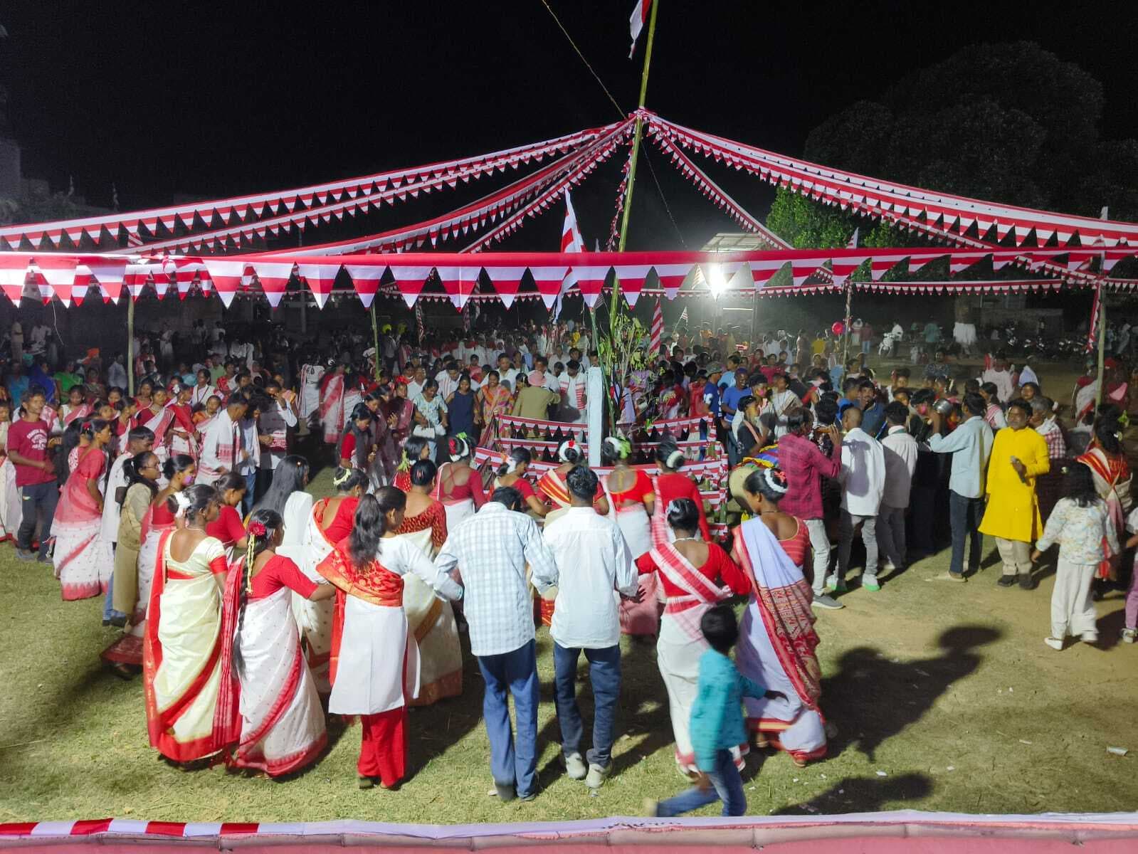 सरहुल जतरा समारोह में जमकर झूमे ग्रामीण