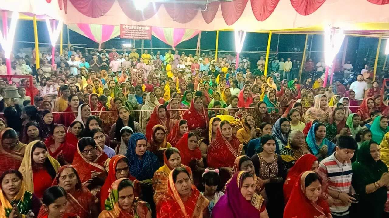Samsatipur :बेल वृक्ष के नीचे मां दुर्गा के षष्ठी स्वरूप की हुई पूजा