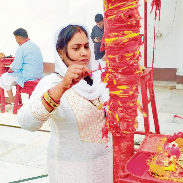 Gopalganj News  : थावे में मां सिंहासनी के दरबार में महाभोग का प्रसाद आज, कल होगी महानिशा पूजा