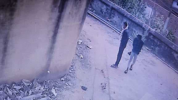 केंद्रीय विद्यालय के समीप छात्रावास से चोरी, सीसीटीवी में कैद हुई वारदात