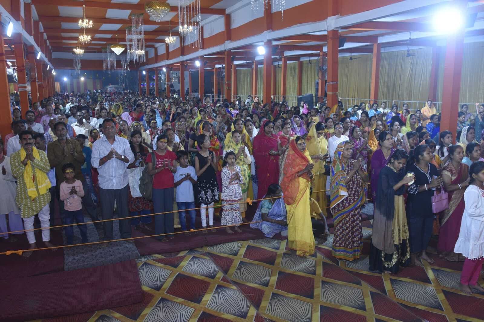 Dhanbad News: कलियुग में कर्म ही सबसे बड़ा धर्म : त्रिदंडी स्वामी