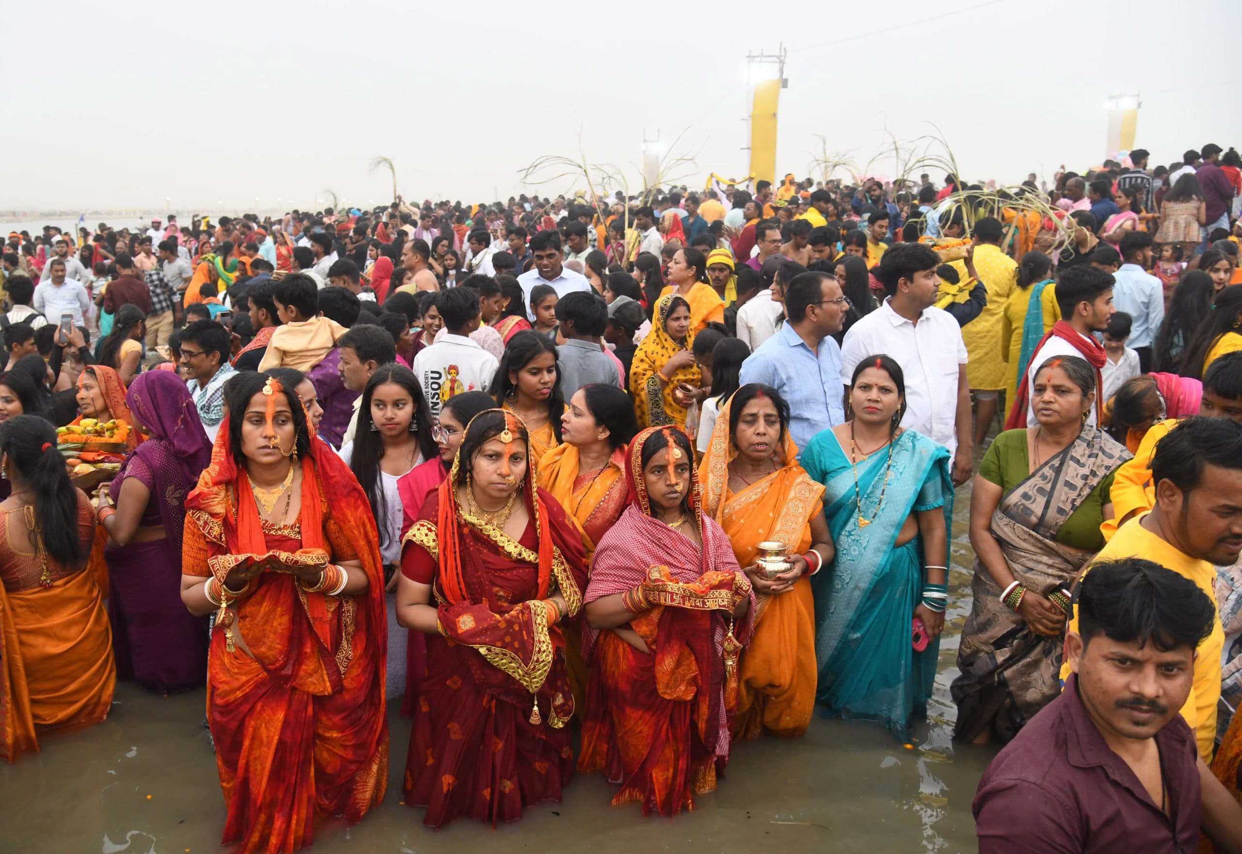 चैती छठ. संध्या अर्घ संपन्न, आज सुबह 05:55 बजे व्रती देंगे उदीयमान सूर्य को अर्घ