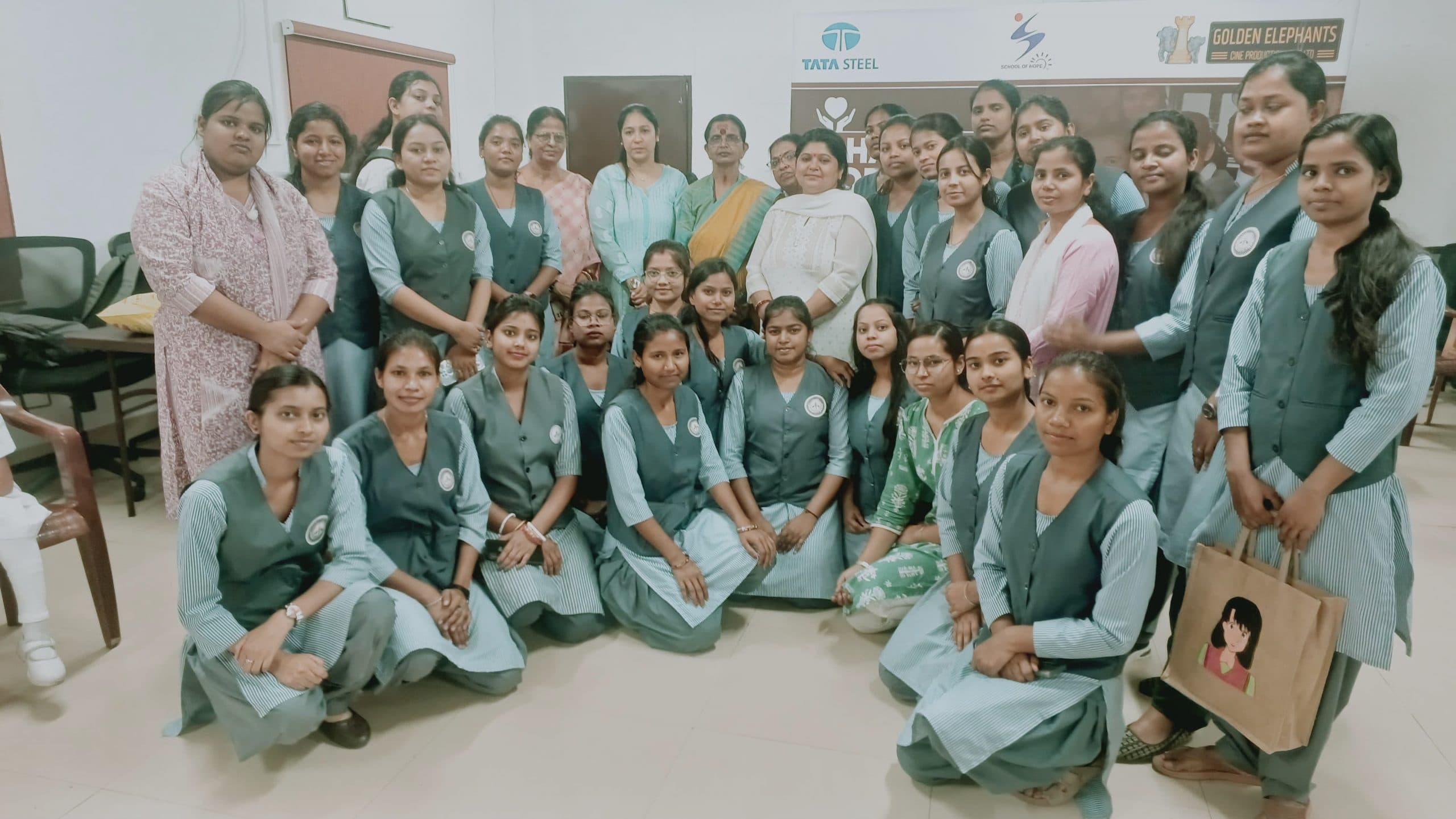 Jamshedpur News : बीएड छात्राओं ने सीखे विशेष बच्चों को शिक्षित करने के कौशल