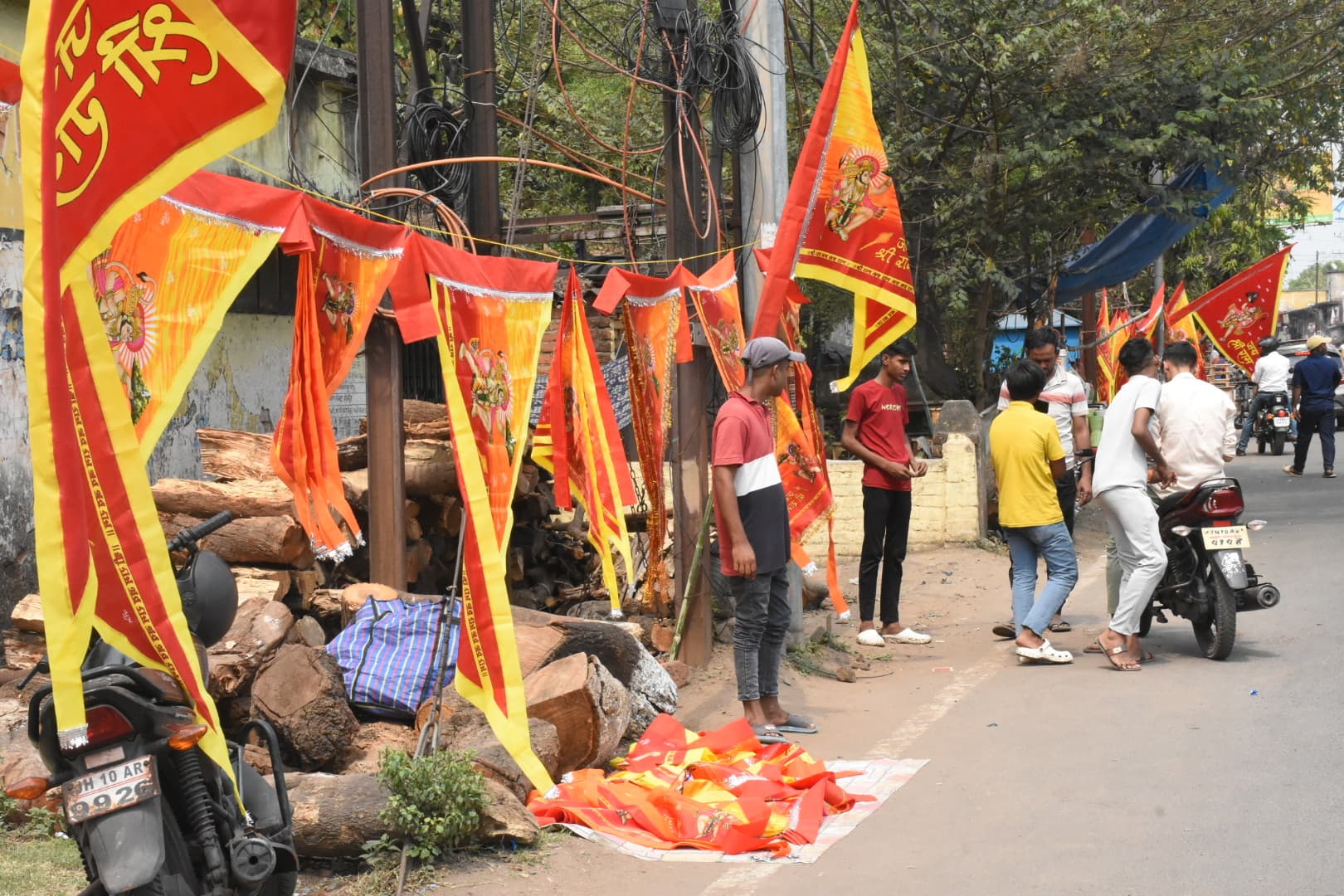 Dhanbad News : धनबाद में मोहसिम बजायेंगे नगाड़ा, गुड़िया चलायेंगी तलवार