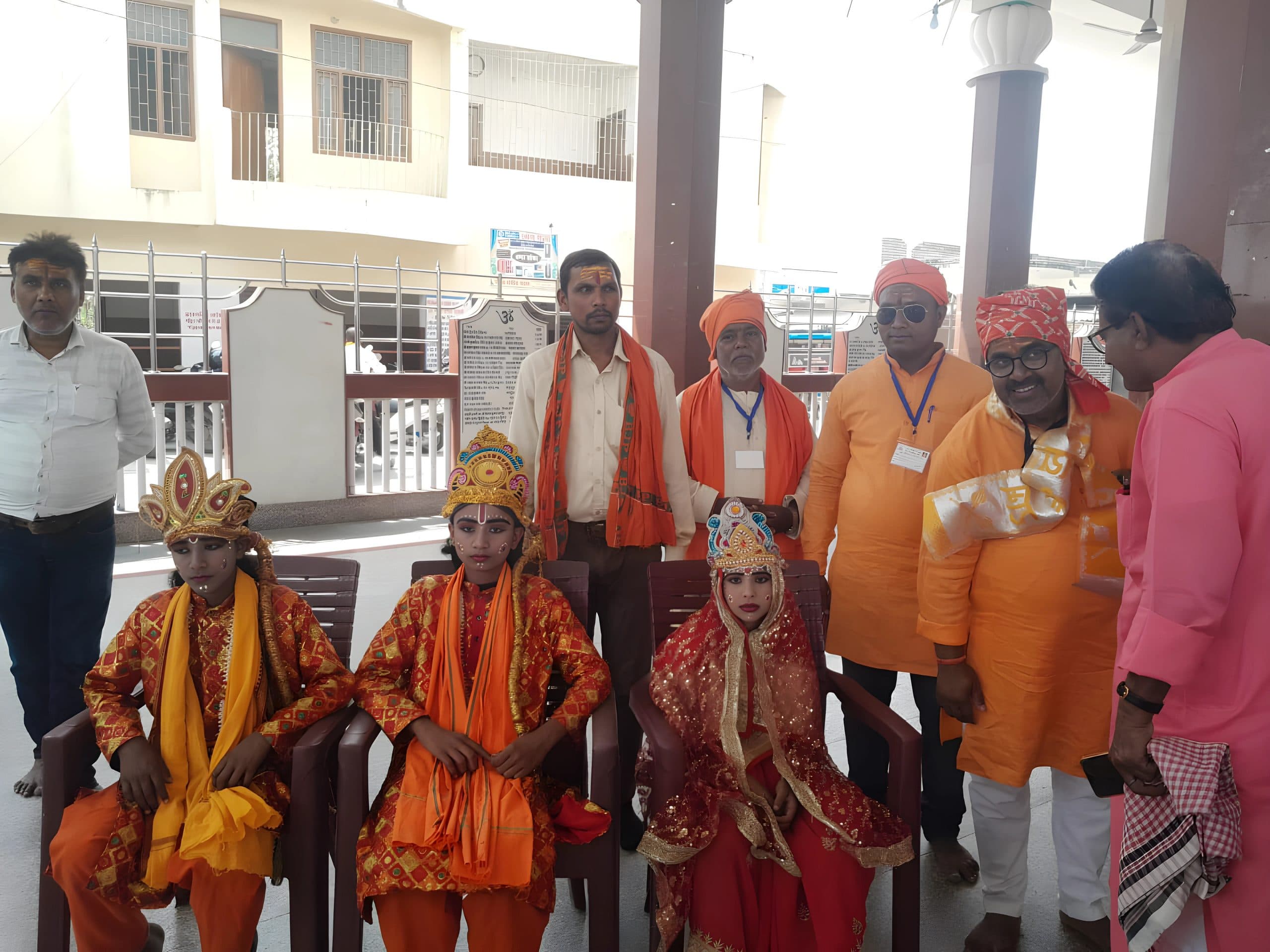 hajipur news. हनुमत ध्वज शोभायात्रा में शामिल हुए सैकड़ों श्रद्धालु