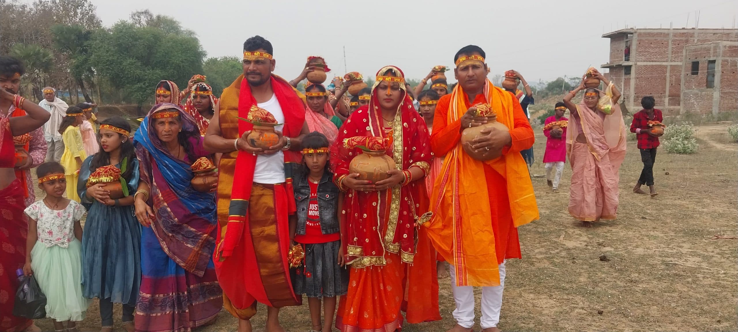 हनुमान मंदिर में प्रणप्रतिष्ठा को लेकर निकाली गयी कलशयात्रा