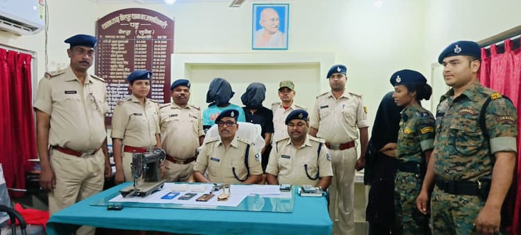 ब्राउन शुगर, हथियार व चोरी के सामान बरामद, एक महिला सहित तीन गिरफ्तार