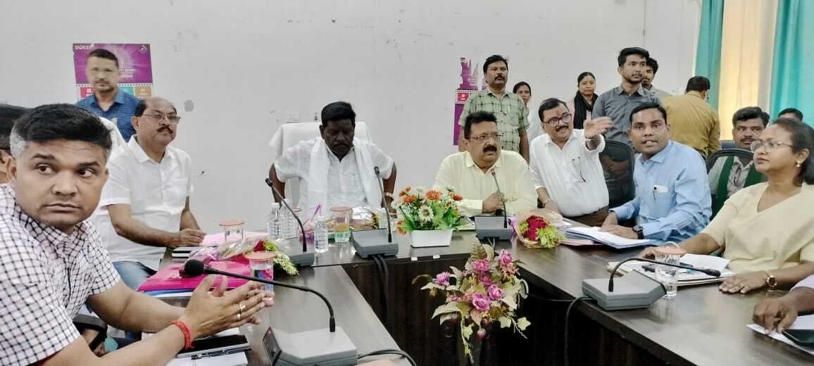 लिट्टीपाड़ा, अमड़ापाड़ा व हिरणपुर में 15 दिनों के भीतर सभी चापाकलों को करें दुरुस्त