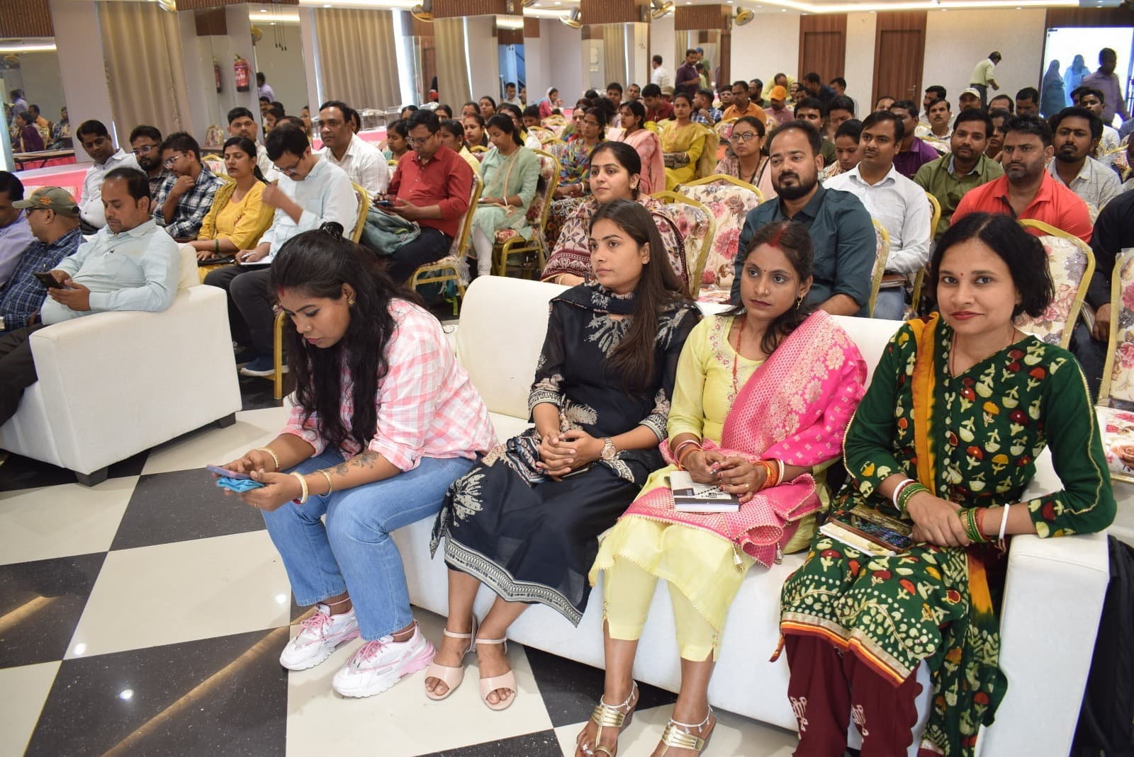 महिलाओं से जुड़ी योजनाओं की दी जायेगी जानकारी