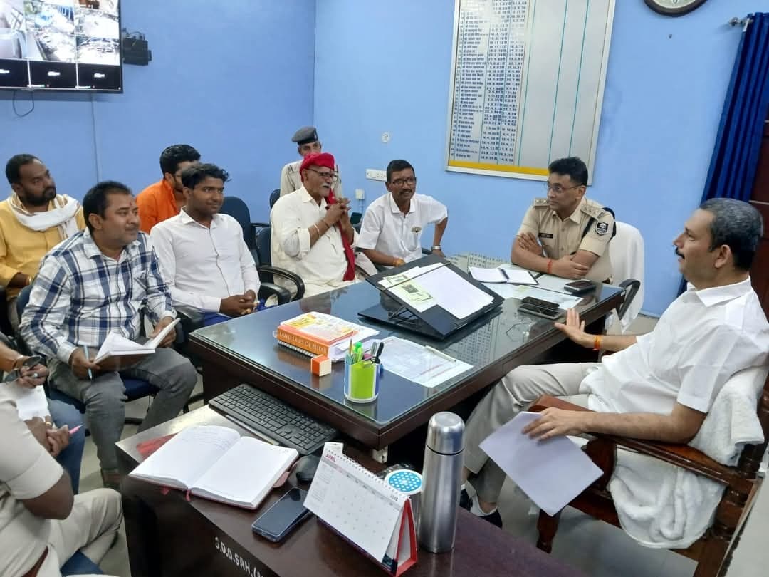 सौहार्दपूर्ण वातावरण में शांतिपूर्ण तरीके से निकालें शोभायात्रा