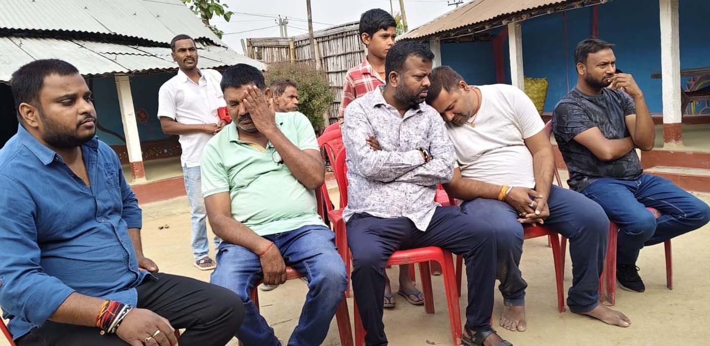 बाइक से गिरने से पैक्स अध्यक्ष की मां की मौत, दिवानगंज में छाया शोक