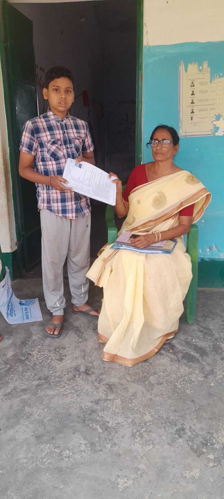 जवाहर नवोदय स्कूल में सफल छात्र को किया पुरस्कृत