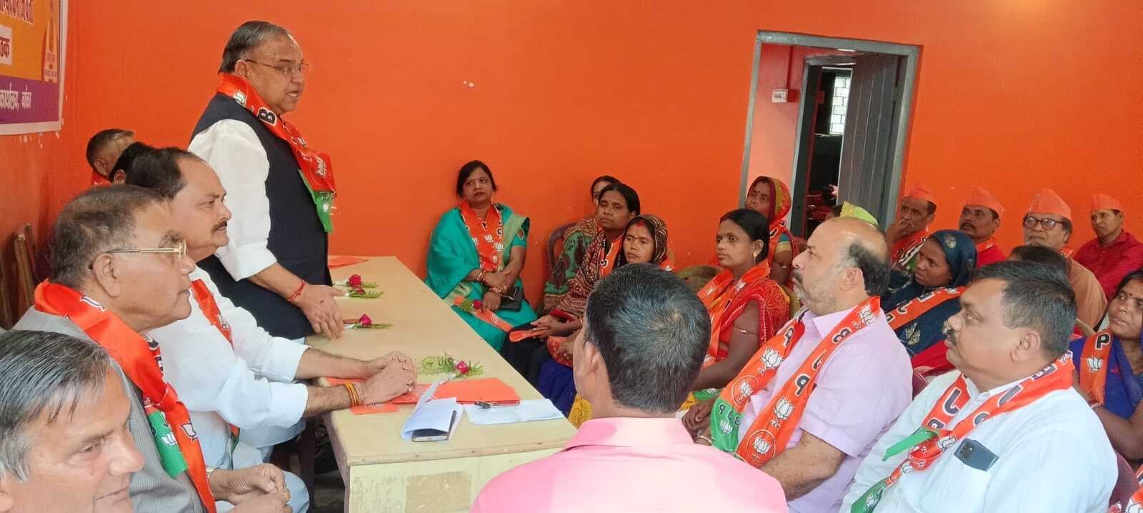 पार्टी स्थापना दिवस को धूमधाम से मनाएं कार्यकर्ता : रामनारायण