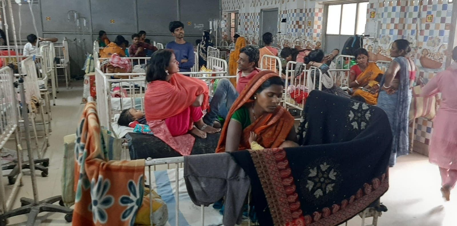 बदलते मौसम में बच्चों पर शुरू हुआ हाईफीवर व चमकी का अटैक