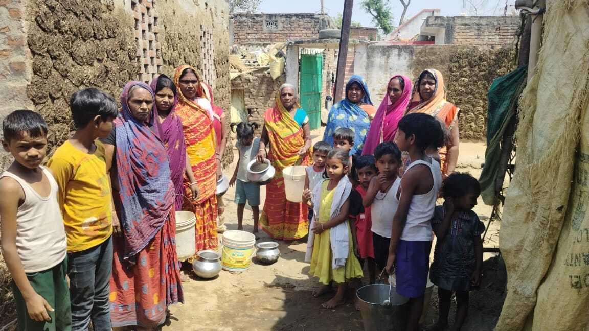 दो-दो जलमीनार होने के बावजूद पानी को तरस रहे सन्हौली के ग्रामीण