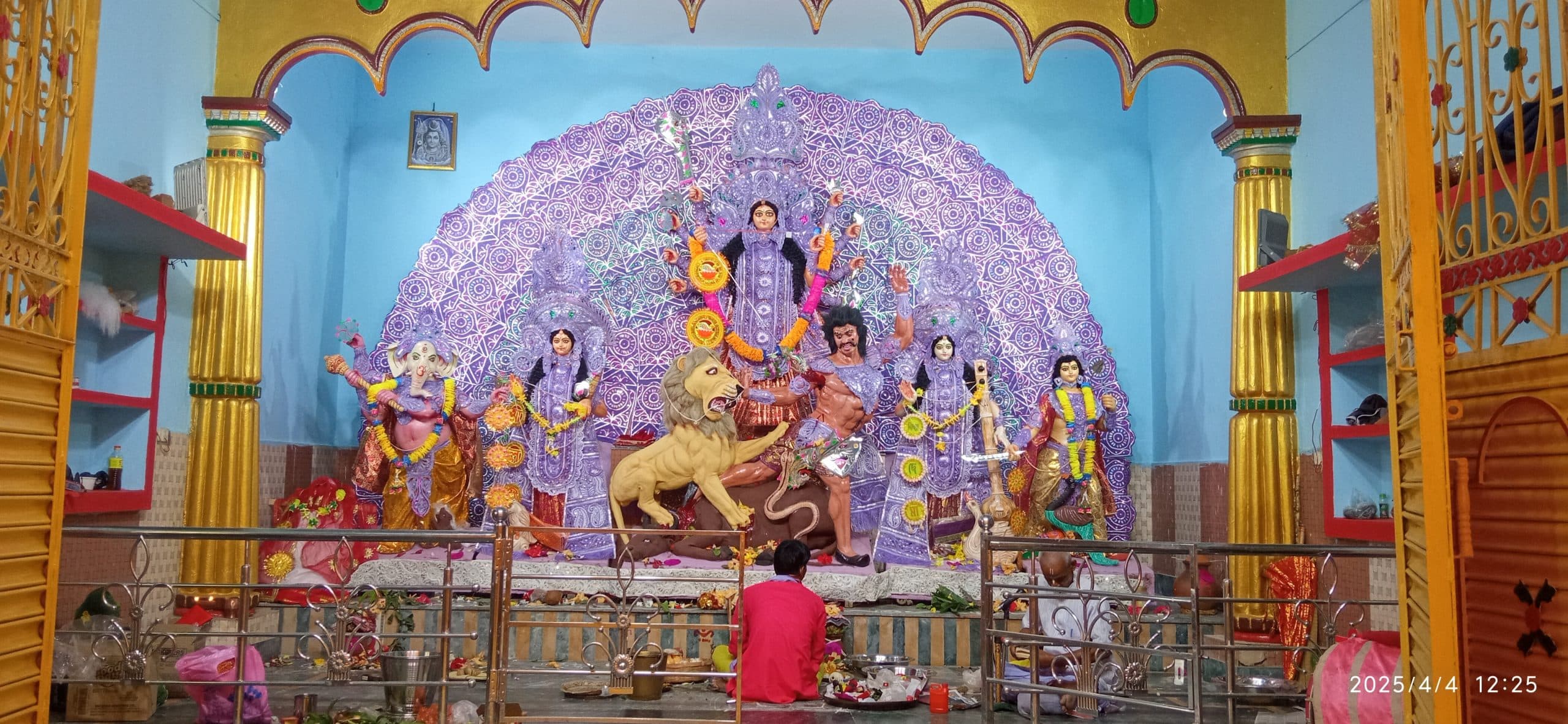 महासप्तमी पर माता रानी का खुला पट, दर्शन को उमड़ी श्रद्धालुओं की भीड़