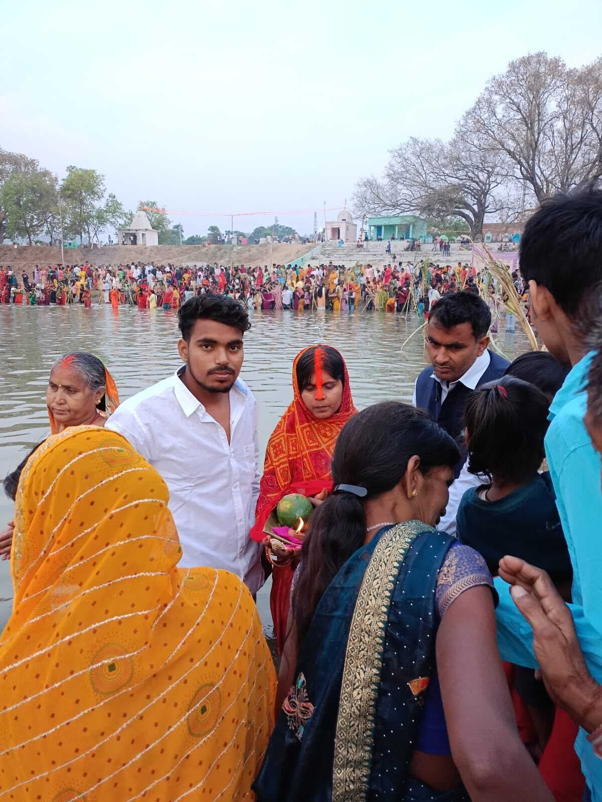 आमस में शांतिपूर्वक मनाया गया छठ