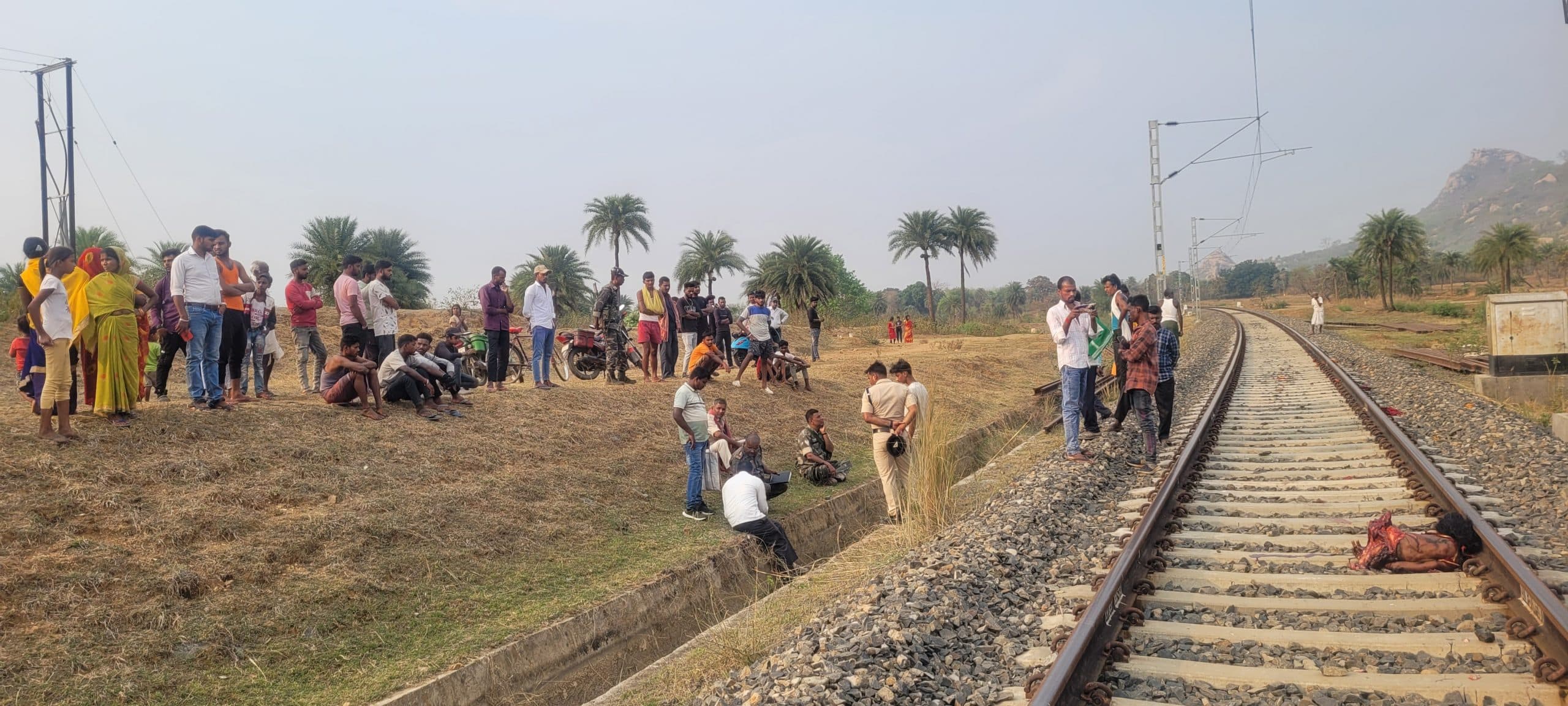 deoghar news : ट्रेन से कटकर महिला की मौत, देवर व गोतनी पर प्रताड़ना का आरोप