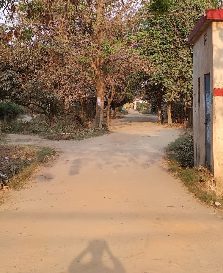 वार्ड दो का रिहायशी मोहल्ला इंद्रपुरी वासियों को स्थायी सड़क तक नसीब नहीं