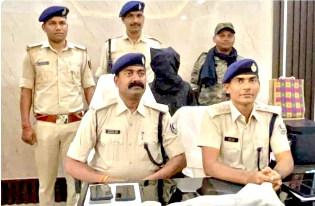 कुड़िला से अवैध हथियार व कारतूस के साथ युवक गिरफ्तार