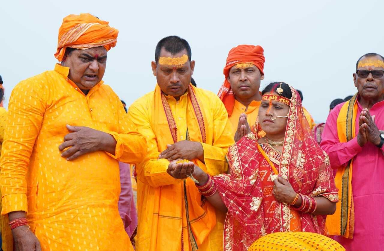 हनुमान मंदिर प्राण प्रतिष्ठा को लेकर निकाली गयी कलश यात्रा