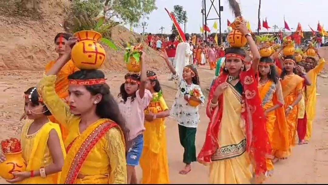 प्राण-प्रतिष्ठा को लेकर निकाली गयी भव्य कलश यात्रा