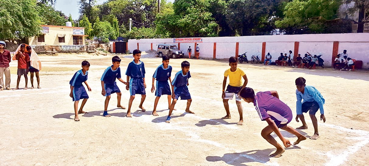 Gopalganj News : थावे महोत्सव को लेकर हुई जिलास्तरीय प्रतियोगिता, कबड्डी और वॉलीबॉल में सदर अनुमंडल का जलवा