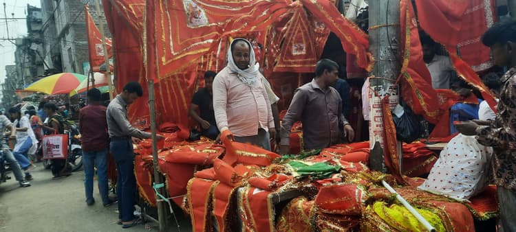 रामनवमी की तैयारी जोरों पर, पताकाें से सजा बाजार