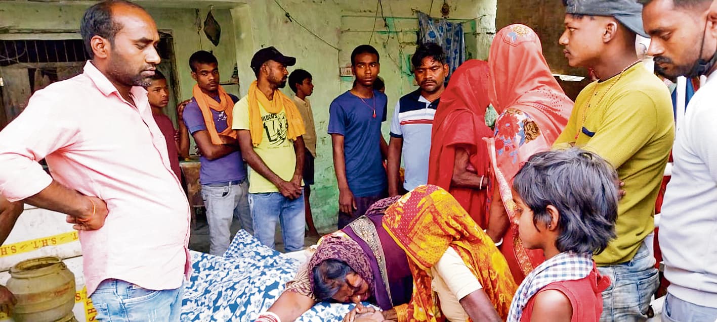 Chhapra News : मशरक में सड़क दुर्घटना में राज मिस्त्री की मौत